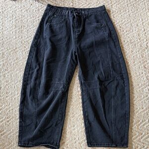 Black Barrel Jeans